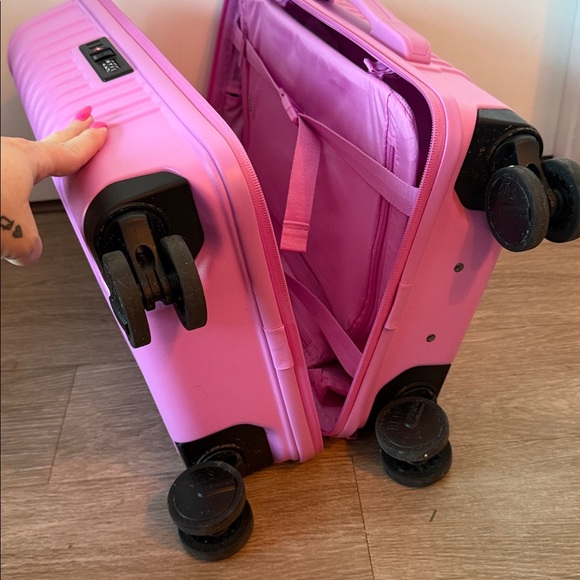 Beis Travel Small Carry-on Roller luggage in Berry - Picture 7 of 16